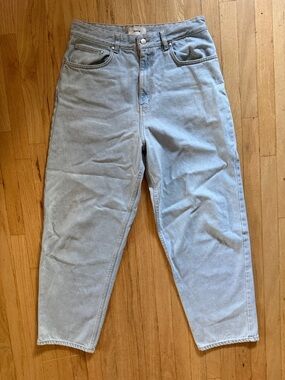 KOTN Light Wash Mom Jeans - W32 L30